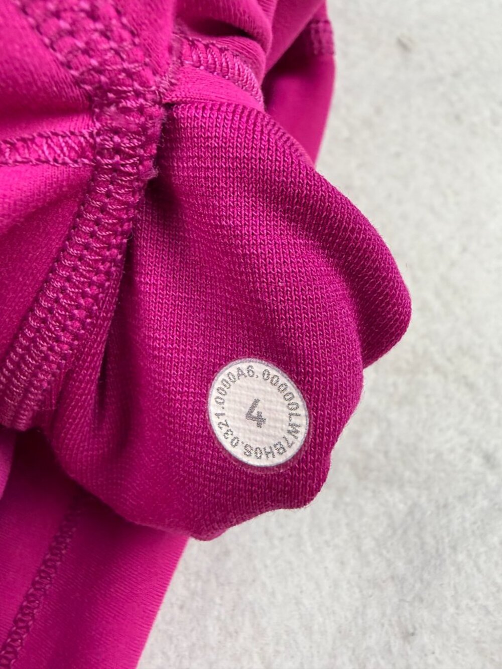 Lululemon Ripened Raspberry Wonder Train High Rise 8" Shorts Size 4 - Picture 6 of 6
